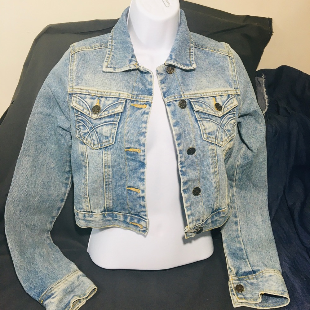 Hollister Small Women’s Light Wash Denim Jacket